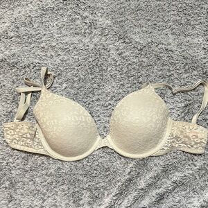 PINK Victoria's Secret Cream Lace Bra